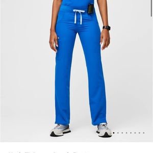 Royal blue figs kade cargo scrubs Size medium (worn once)